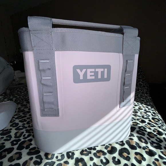 Cherry Blossom Yeti Camino 20 - Picture 2 of 5